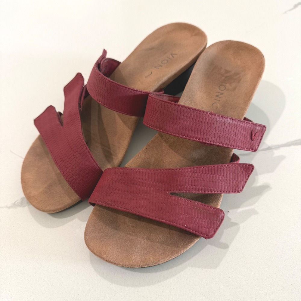 Vionic‎ Deanna Red Leather Wedge Sandals Women's Size 7.5 Wide Slip On Comfort